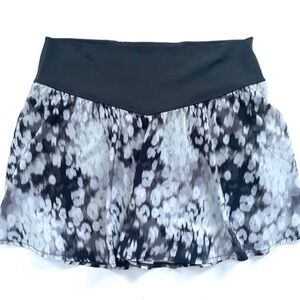 New Aerie Offline Printed Skort size XXL Grey White
